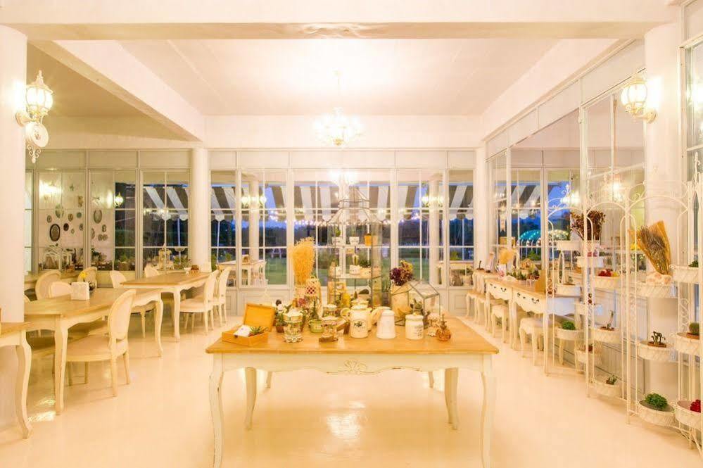 Villa La Flora Kanchanaburi Exterior foto